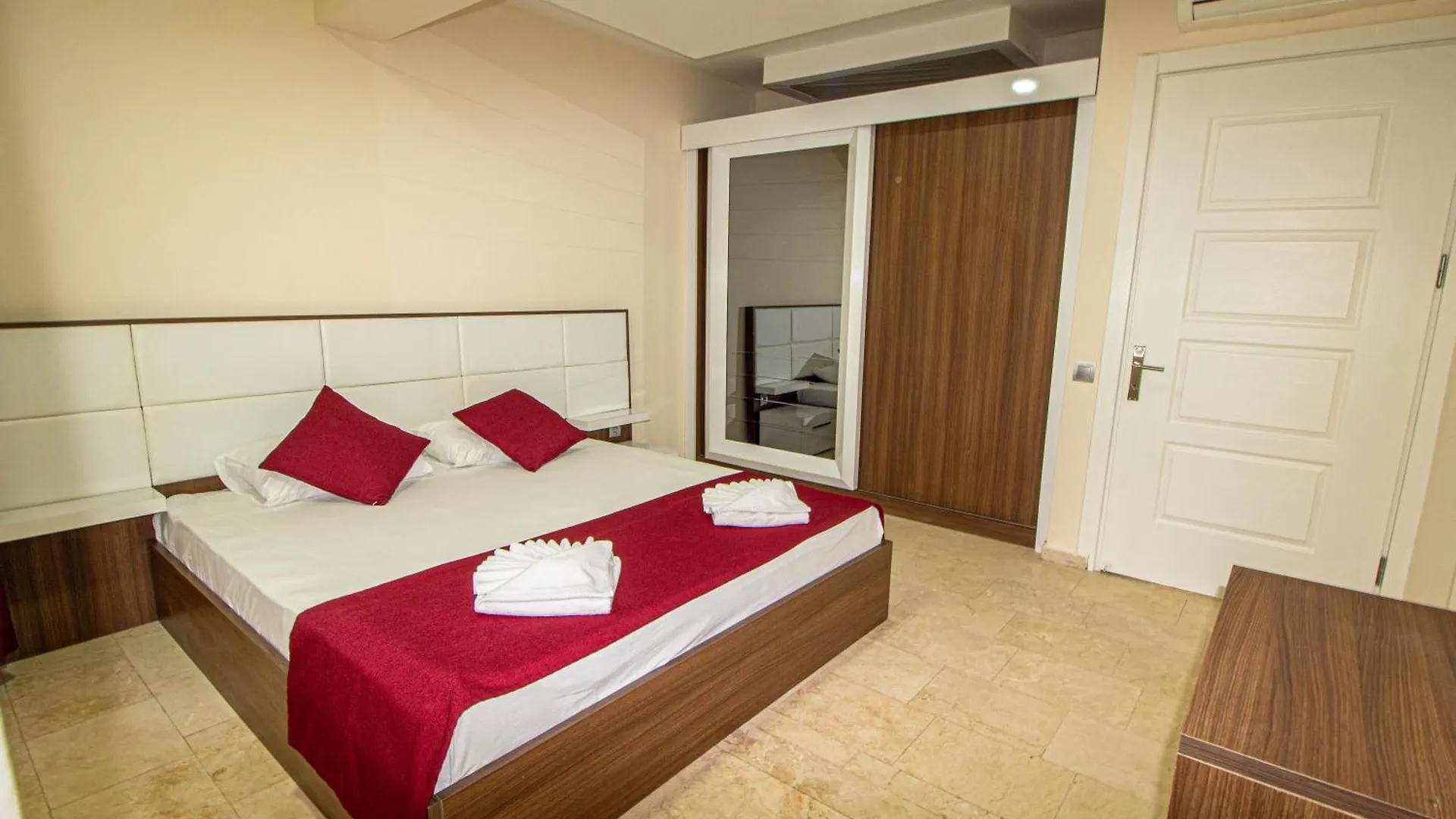 Zehra Hotel Ölüdeniz 2*,